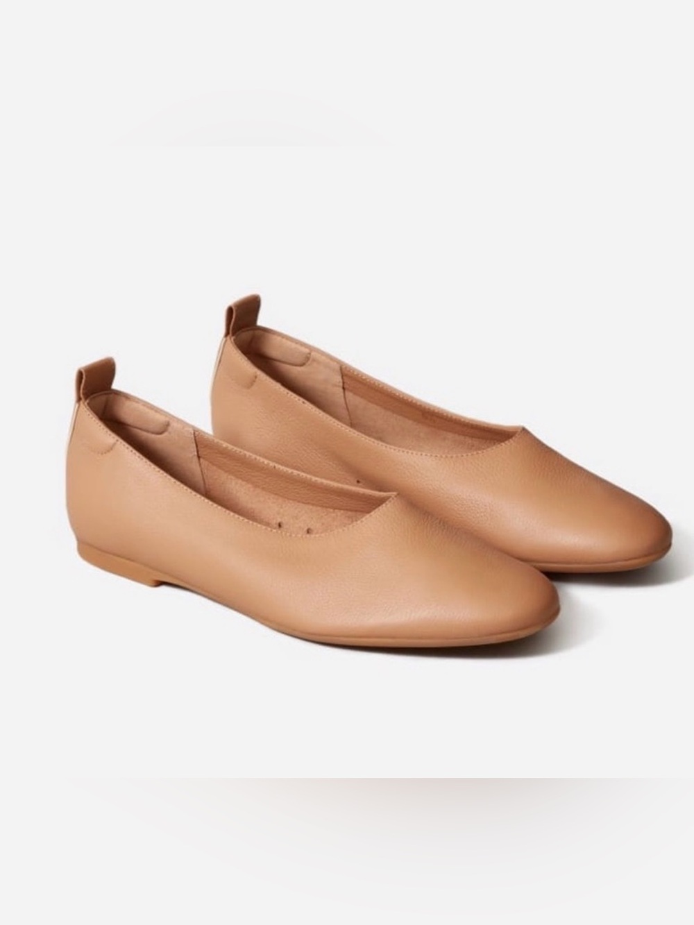 Everlane The Italian Day Glove Flats Shoes in Camel.